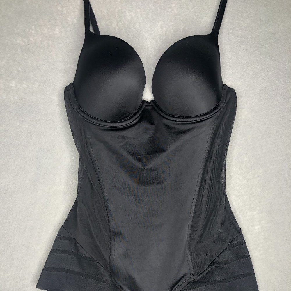 Maidenform Flexees Women's Sleek-Stripe Body Briefer